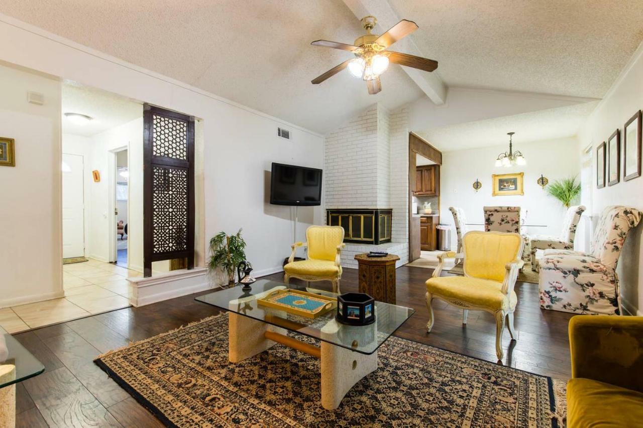 Oasis Near Dfw Airport With Mediterranean Setting Irving Bagian luar foto