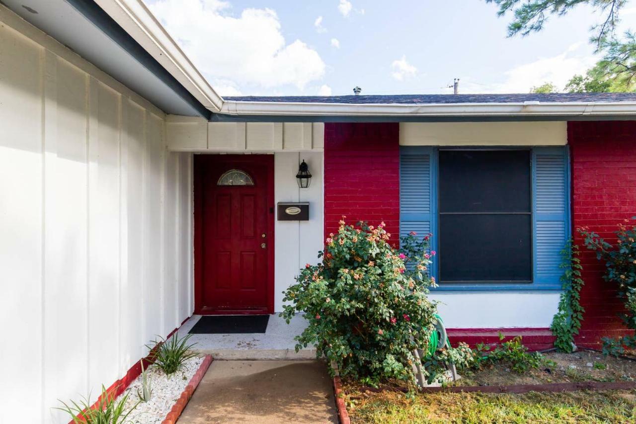 Oasis Near Dfw Airport With Mediterranean Setting Irving Bagian luar foto